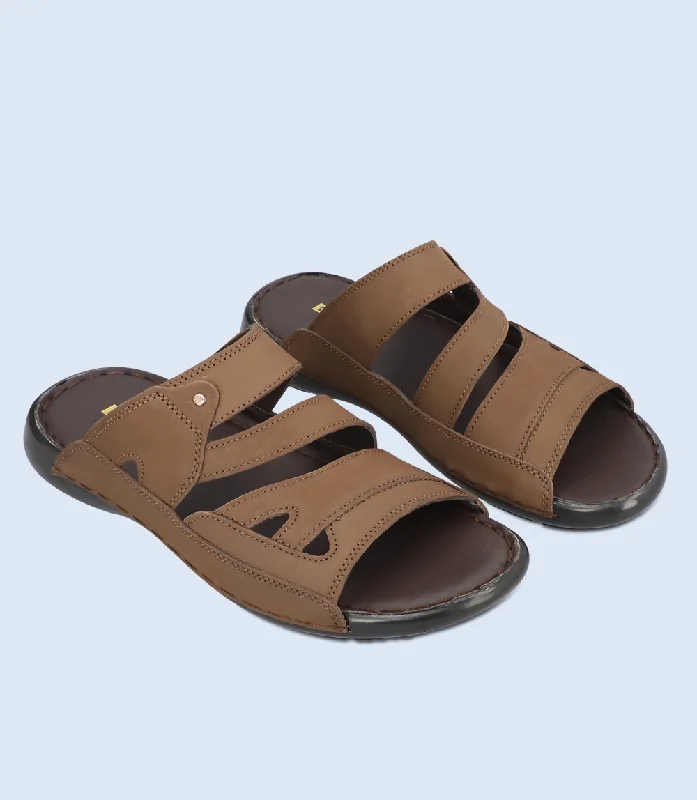 Best Price On Lightweight Shoes BM5660-BROWN-Men Slipper