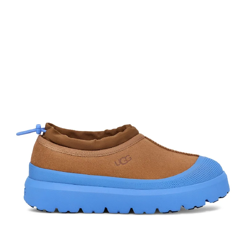 Men's Ergonomic Boots UGG Men's Tasman Weather Hybrid in Chestnut/Big Sky