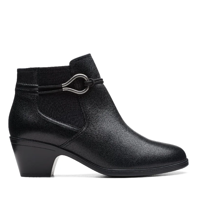 Clarks Emily2 Kaylie in Black Leather