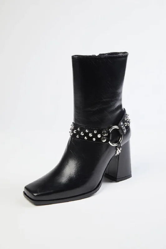 Heeled Boots With Removable Jewel In Black