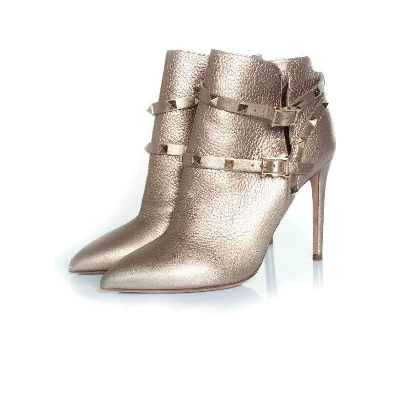 Rockstud leather ankle boots