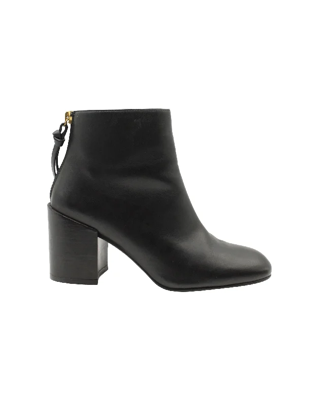 Stuart Weitzman Coban Ankle Boots in Black Leather