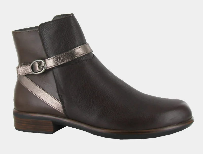 Women's Aura Briza Ankle Boot In Brown