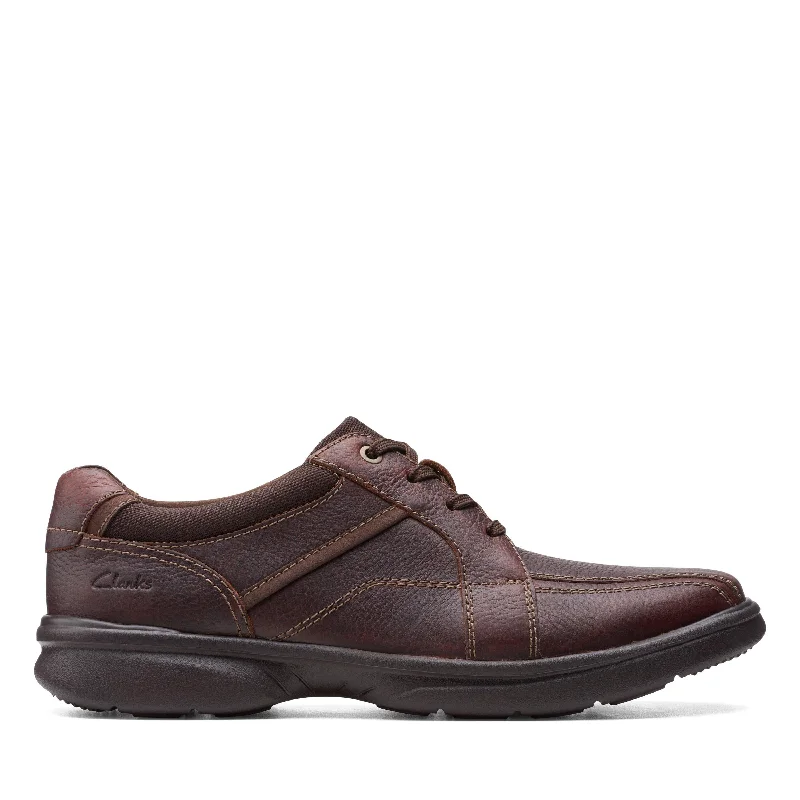 Men's Soft Shoes Clarks Bradley Walk in Brown Leather