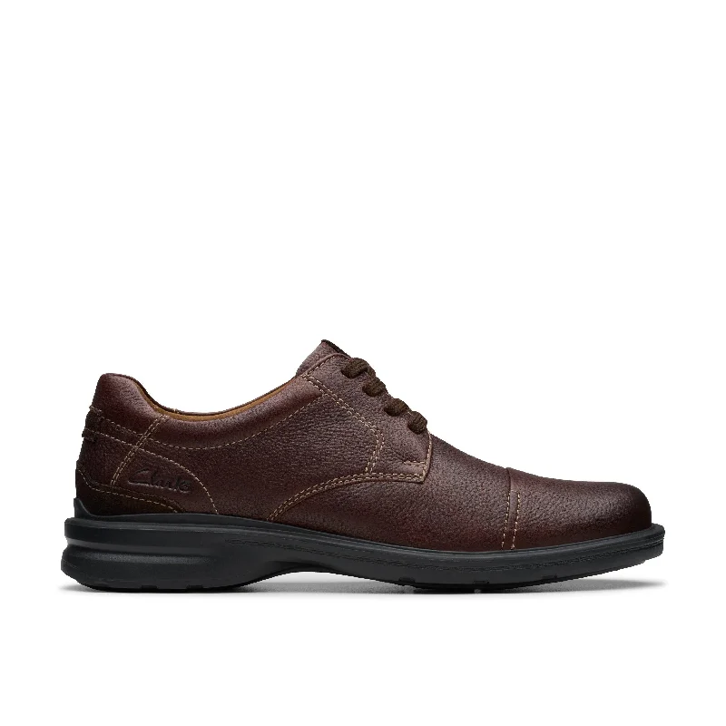 Men's Shock-Absorbing Shoes Clarks Gessler Cap in Brown Leather