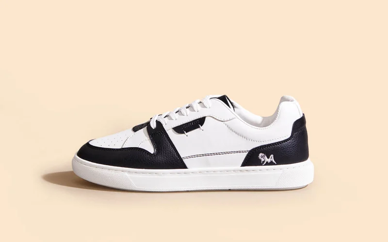 Men's Sporty Shoes Retro Slick Sneakers : Black and White